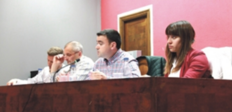 Ediles del Grupo Municipal Socialista en un pleno. / C.N.
