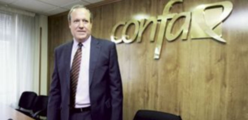 Jesús María Terciado compareció en la sede de la patronal abulense para anunciar su dimisión. / M. Martín (Ical)