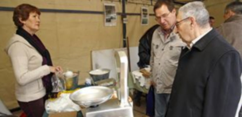 Algunos de los participantes en el I Mercado Ecológico del municipio. / Gabriel Gómez