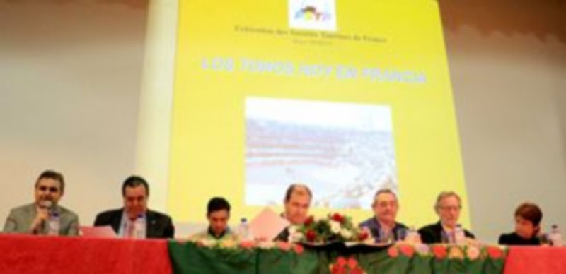 La mesa presidencial del encuentro sepulvedano de la peña “Victoriano de la Serna”. / P. P.