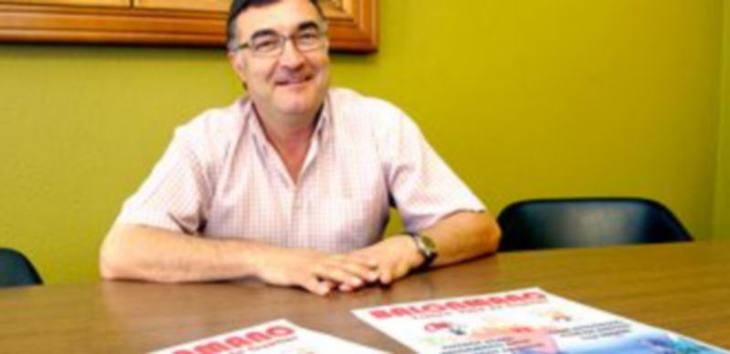 El Ayuntamiento intenta recuperar la práctica del balonmano en la villa 1 El concejal de Deportes