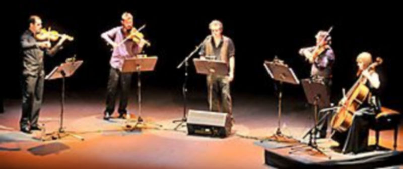 Imagen del concierto de jazz del pasado viernes en el Juan Bravo fue un homenaje a un disco de Brodsky Quartet & Elvis Costelo. / Alberto Benavente.