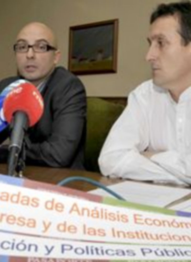 Los profesores  Ángel Martín Román y Alfonso Moral de Blas están al frente de la organización de esta actividad. / A. Benavente