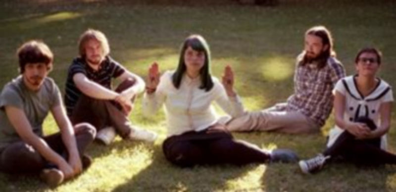 Alberto Azul ofrece desde el punk más descarado hasta balada rumana. / El Adelantado