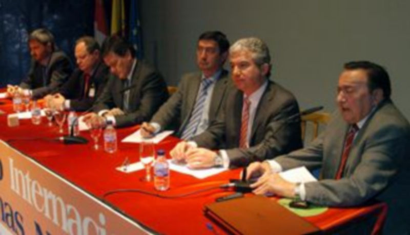 Autoridades que clausuraron