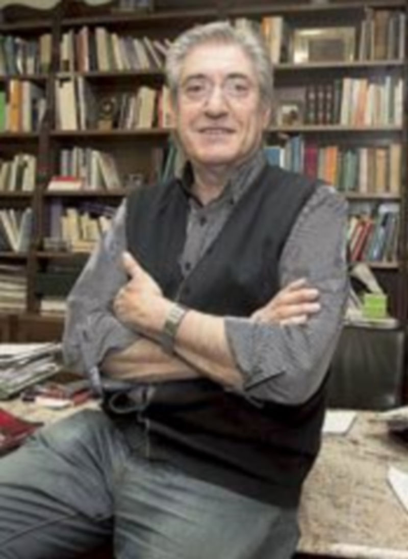 Antonio Herreros posa en su despacho de la capital palentina. / Ava Garrido