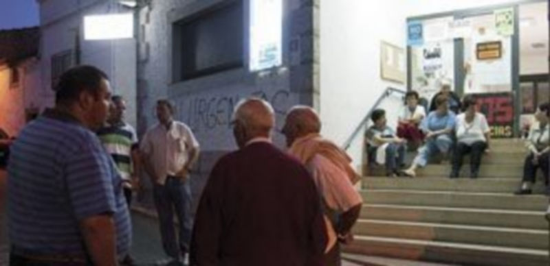 Imagen de archivo de la protesta de ciudadanos de Villarino por el cierre de las urgencias nocturnas. / ICAL