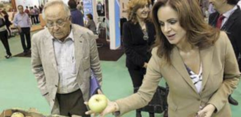 Agricultura estudia crear una marca de calidad para la patata 1 Silvia Clemente durante su visita a la feria Fruit Attraction. / Ical