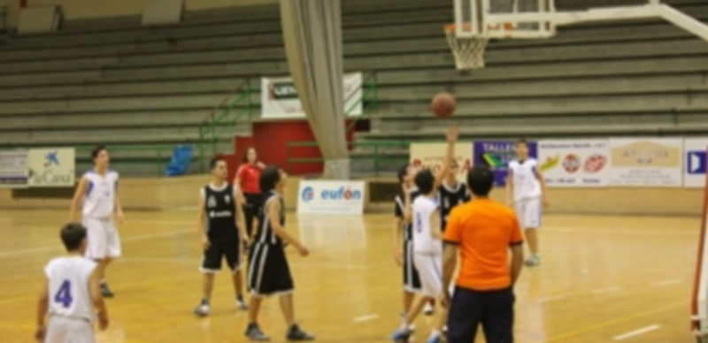 Torneo de Navidad de baloncesto en el pabellón municipal 1 Participantes en el Torneo de Navidad de baloncesto. / Chantal Núñez
