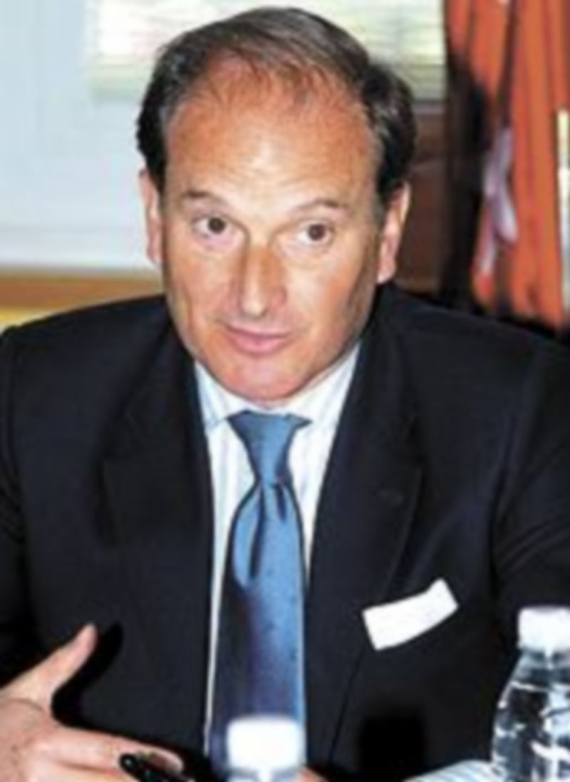 La dirigente madrileña quiso dejar claro que no desdecía «en absoluto» a Carlos Floriano