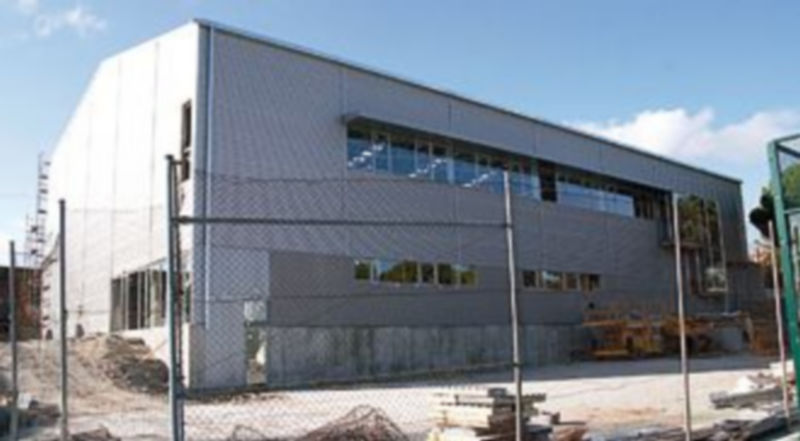 Estado actual de las obras de conversión del frontón en polideportivo. / Gabriel Gómez