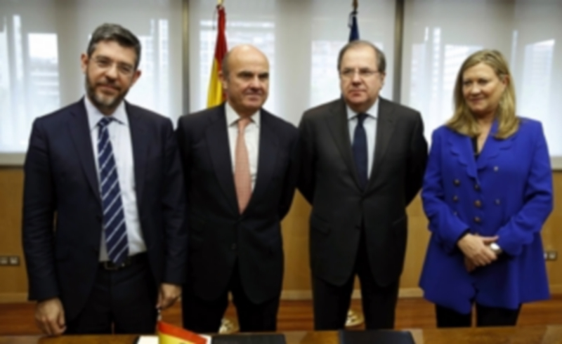 De Guindos y Herrera acuerdan convocar ayudas para el carbón 1 El secretario de Estado de Energía