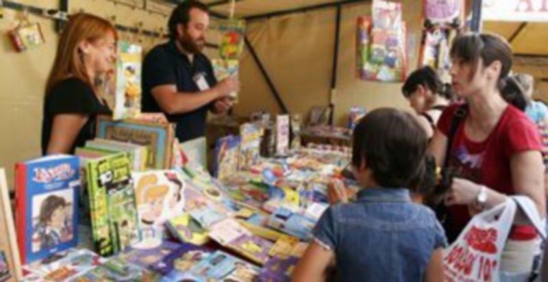 La nave central de la iglesia de San Francisco acogerá esta tercera edición de la Feria del Libro de Cuéllar. / Gabriel Gómez