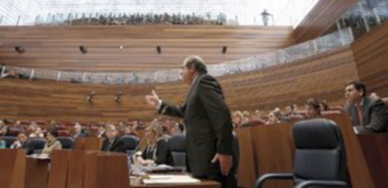 Herrera acepta revisar el cierre de las urgencias «pero sin demagogia» 1 Intervención del presidente de la Junta