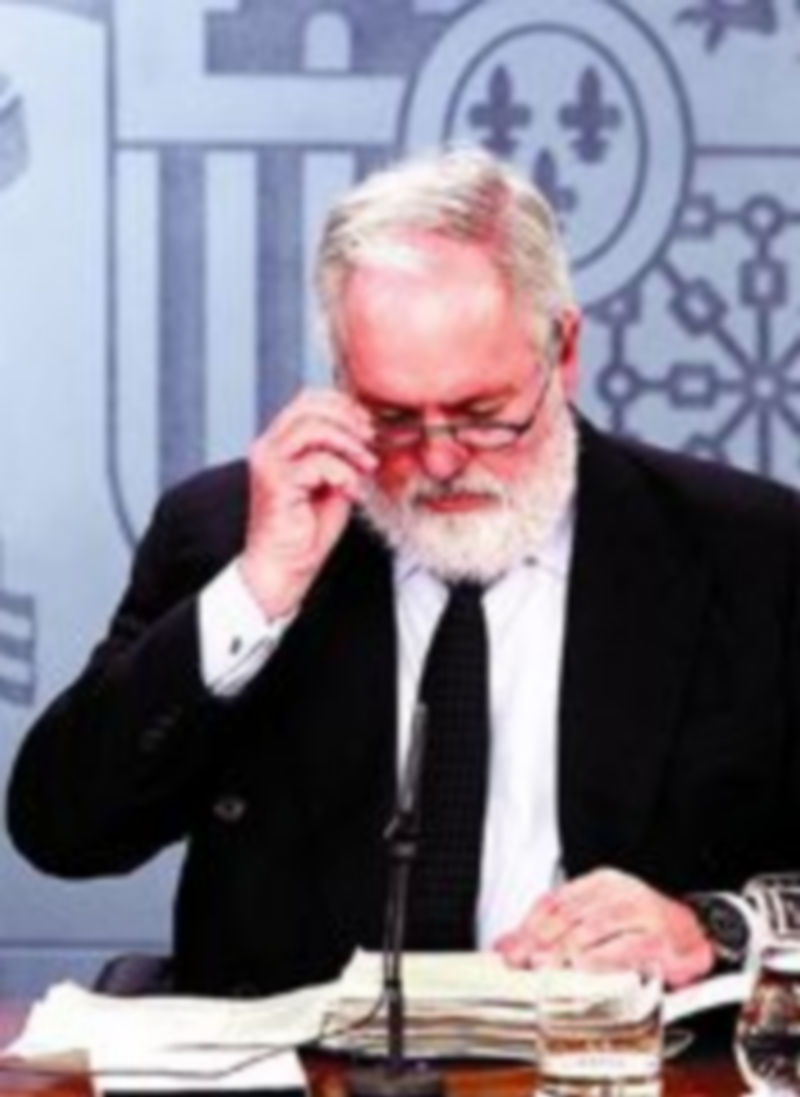 Miguel Arias Cañete ha regresado de Bruselas bastante satisfecho. / EFE