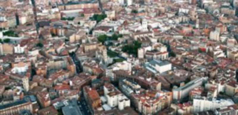 Vista aérea de los bloques de viviendas del centro de la ciudad de Valladolid. / Eduardo Margareto (Ical)
