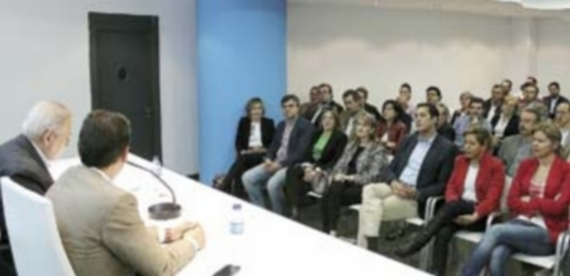 Reunión de alcaldes del Partido Popular en Zamora para analizar las medidas del proyecto de ley de racionalización y sostenibilidad de la Administración Local. / Ical