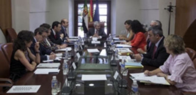 Seis comunidades piden un Pacto de Estado para los desafíos demográficos 1 Los consejeros representantes de las seis comunidades autónomas