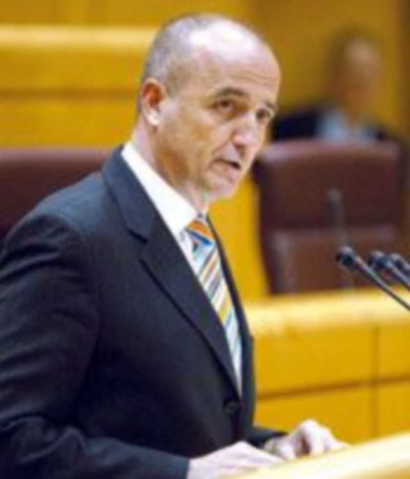 El ministro de Industria