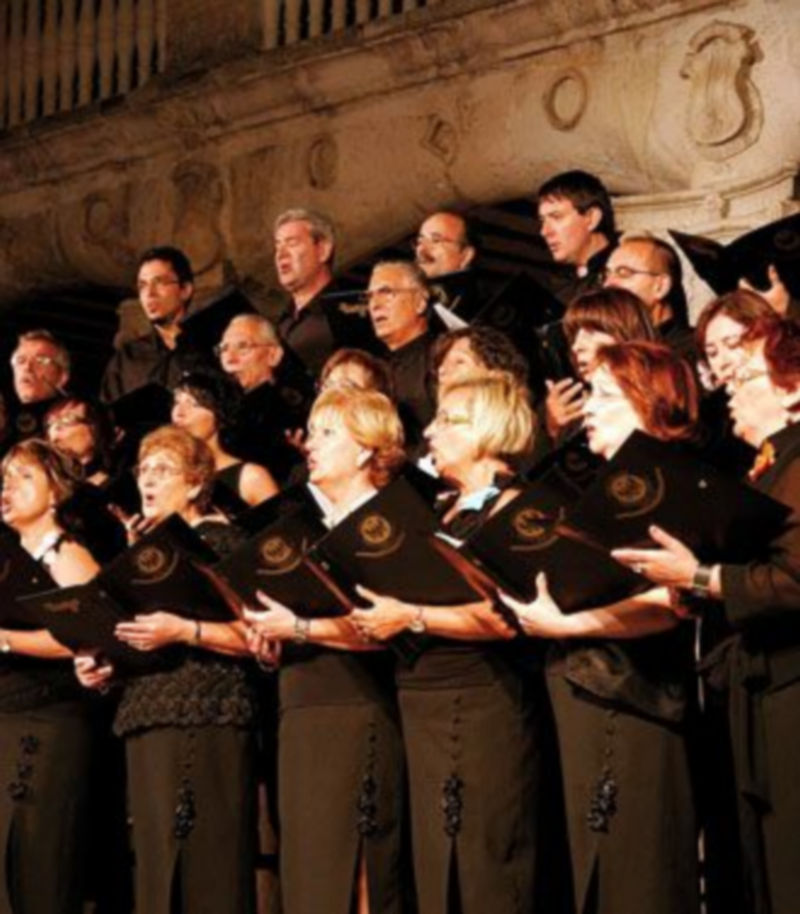 Actuación de la Coral Avilesina el pasado sábado en el Castillo./G.G.