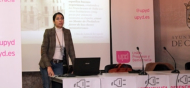 UPyD ofrece una charla sobre el caso de Caja Segovia 1 Luciana Miguel en su charla en el Palacio de Pedro I./ Chantal Núñez
