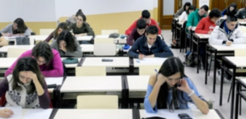 Cerca de 40 estudiantes segovianos se presentaron a la fase local de la 51 edición de la Olimpiada Matemática. / Kamarero