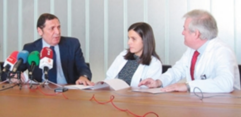 Sanidad pone en marcha el primer banco regional de leche materna 1 El consejero de Sanidad