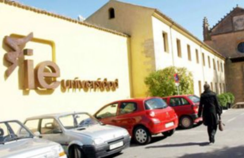 Imagen del campus Santa Cruz la Real de IE Universidad. / El Adelantado