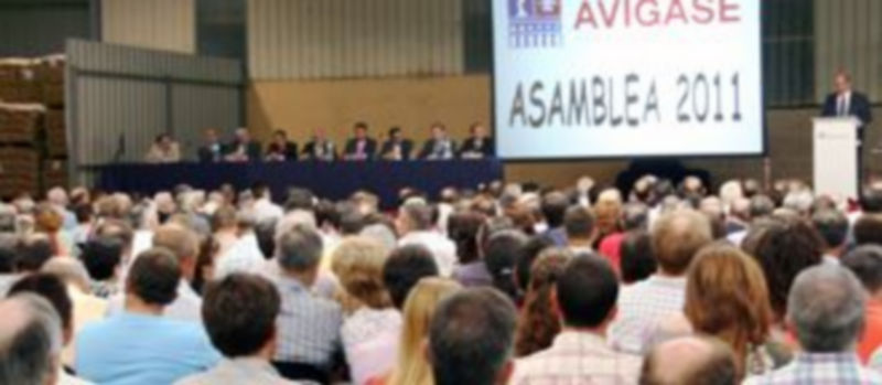 Imagen de la asamblea de socios celebrada en las instalaciones que la empreasa Avigase tiene en el polígono industrial de Valverde del Majano. / El Adelantado