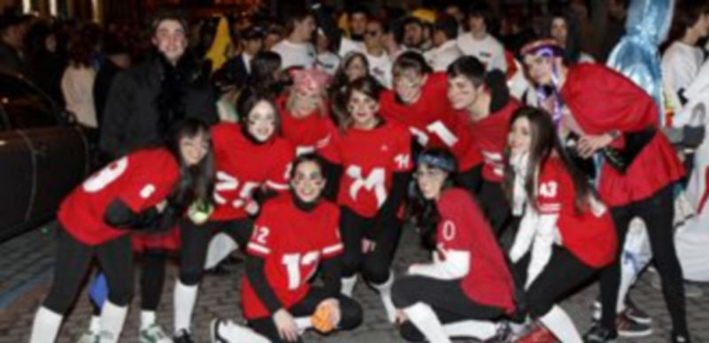 El desfile principal del Carnaval en la villa tendrá lugar en la noche del sábado 9 de febrero. / Gabriel Gómez