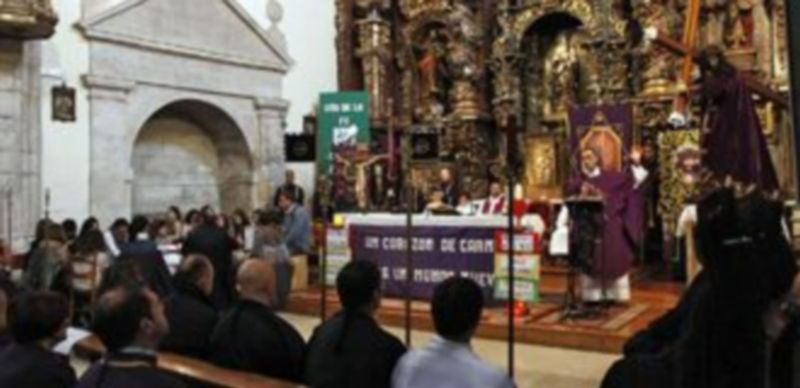 La imagen de Jesús Nazareno presidió la misa celebrada en la iglesia de San Miguel. / Gabriel Gómez