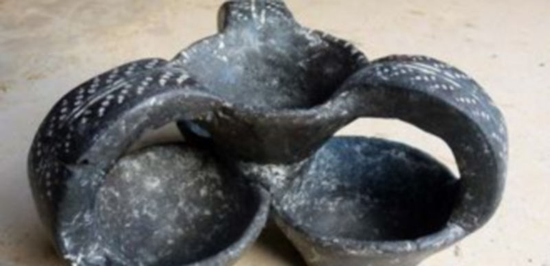 La pasta y acabados del vaso son groseros