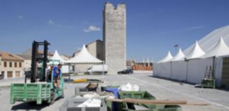 La Feria de Cuéllar abre hoy sus puertas con 136 expositores 1 Todo está dispuesto en el recinto ferial para que el certamen dé comienzo. / Gabriel Gómez