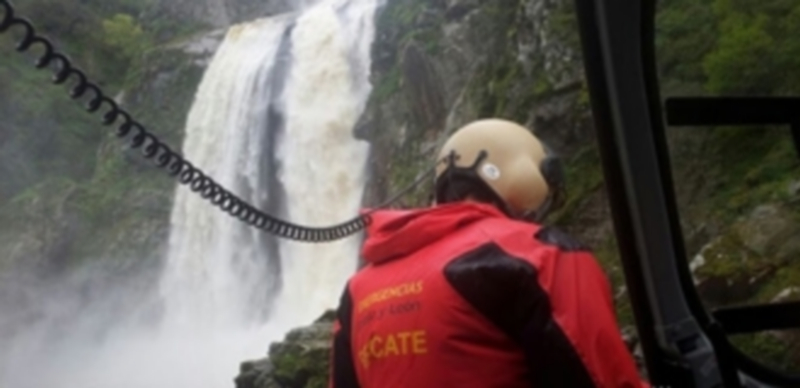 Uno de los miembros de los equipos de rescate