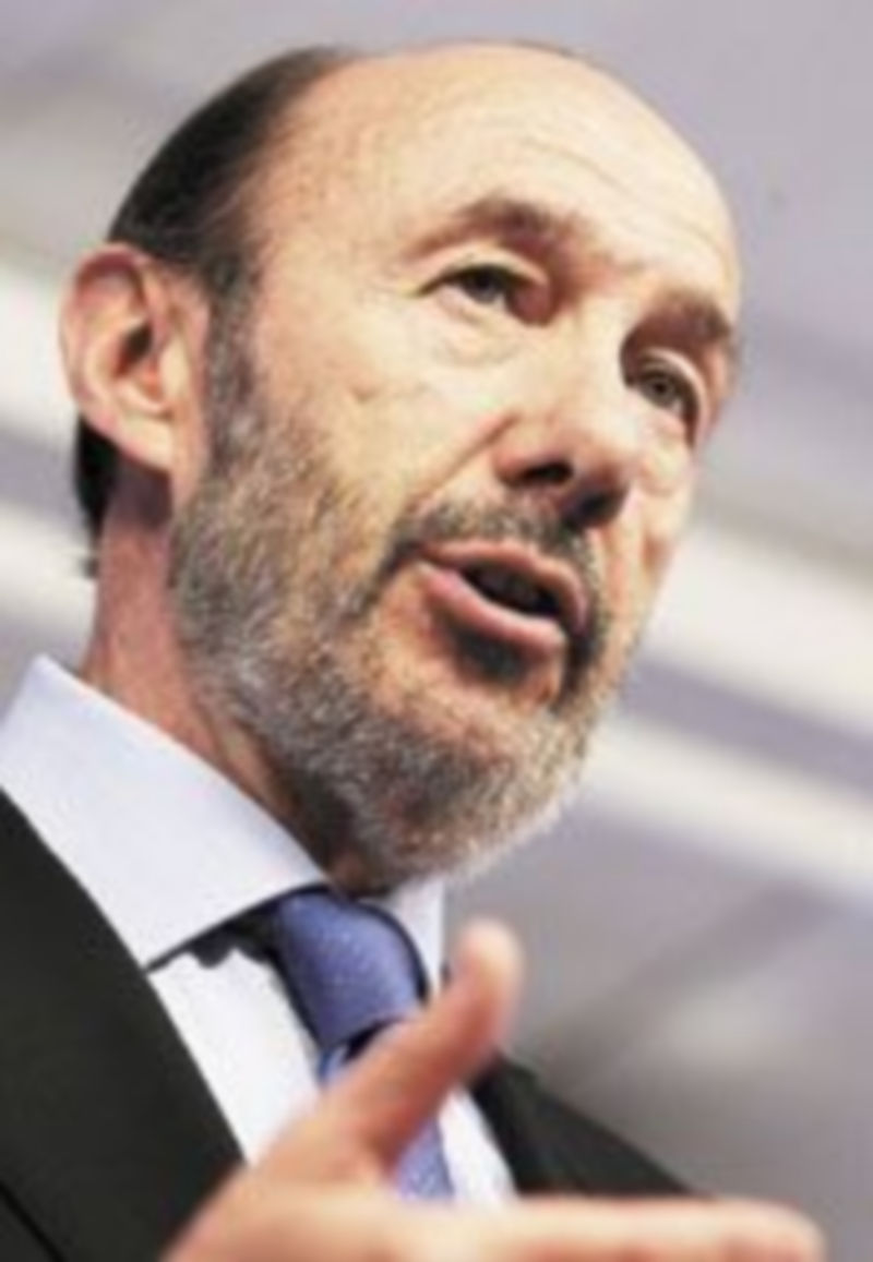 Rubalcaba insiste en que es necesario transmitir confianza a los mercados. / Efe