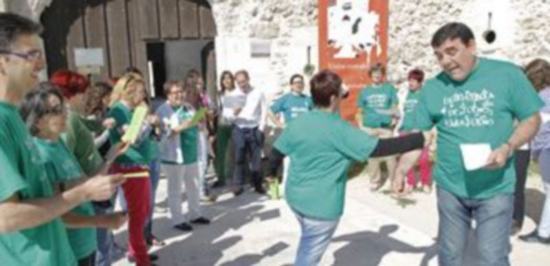 Un momento de la concentración de ayer a las puertas del centro. / Gabriel Gómez.