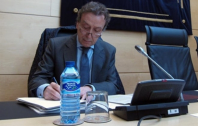 Los pequeños municipios recibirán el 55% de la financiación local 1 El consejero de Presidencia