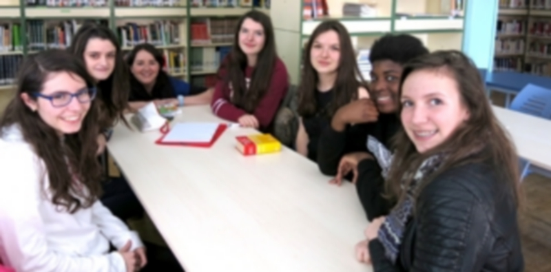 Todos los alumnos en el picnic que realizaron en el Parque de la Huerta del Duque la pasada semana. / El Adelantado