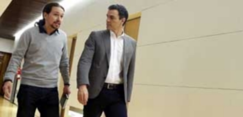 Sánchez reclama a Iglesias que reconsidere su postura ‘excluyente’ 1 Pablo Iglesias (i) protagonizó el encuentro de ayer de Pedro Sánchez. / Efe