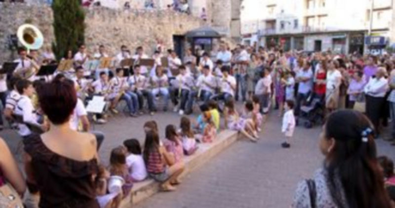 Los alumnos mostraron sus avances en diferentes puntos del centro del municipio./Gabriel Gómez.