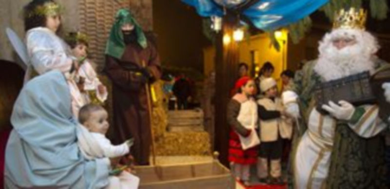 Llegada de los Reyes Magos al belén instalado en San Andrés el pasado año./ Gabriel Gómez