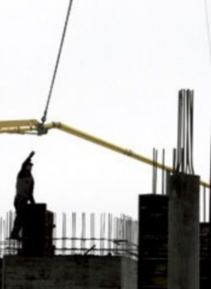 Todos los ayuntamientos prevén que las licencias relacionadas con la construcción continúen descendiendo. / Ical