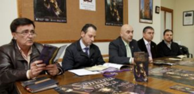 La imagen del Nazareno ilustra el cartel y el programa de actos en el 400 aniversario de su Cofradía. / Gabriel Gómez