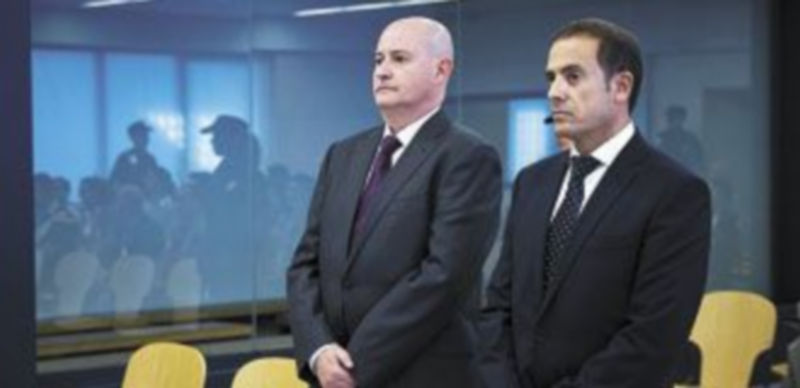 El exjefe superior de Policía del País Vasco Enrique Pamiés y el exinspector de Álava José María Ballesteros. / Pool