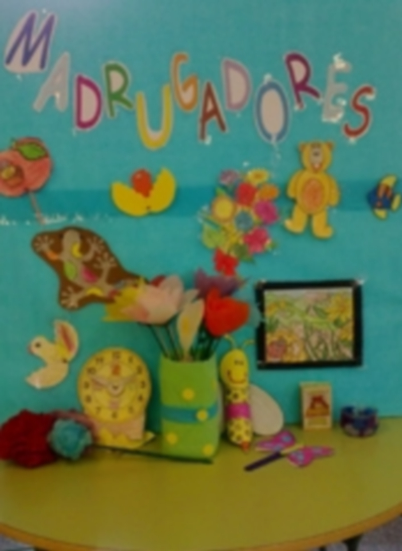 Algunas de las manualidades que realizan los menores durante su asistencia al programa Madrugadores. / JCyL