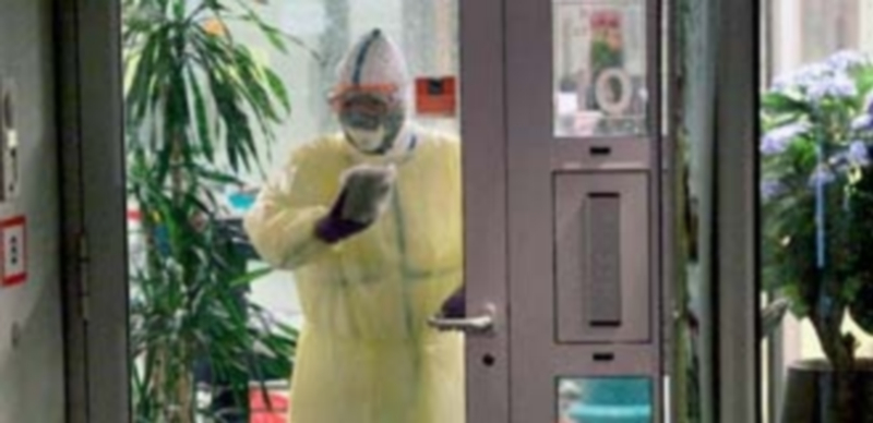 El protocolo obliga a mantener las máximas medidas de seguridad. / EFE