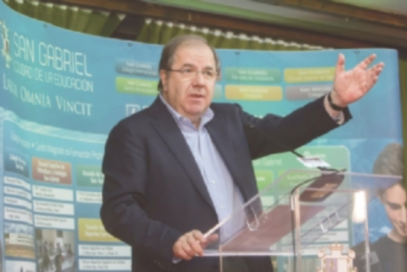 Herrera reitera la necesidad de una financiación “más justa” 1 El presidente de la Junta