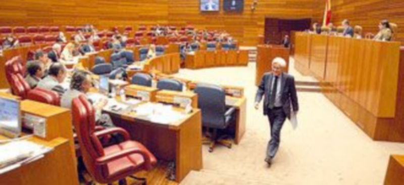 Los grupos parlamentarios están de acuerdo en la reforma de la Ley de Cajas. / ICAL