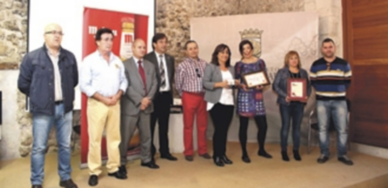 Los premiados junto a representantes de la empresa Mahou