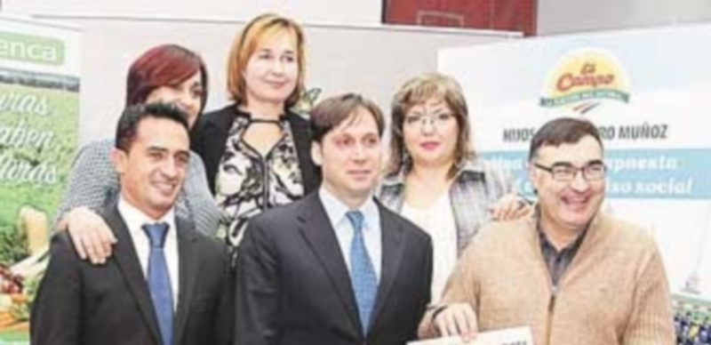 ´Concejales y directores de las empresas patrocinadoras presentaron esta original iniciativa nunca vista en la villa./ C. N.